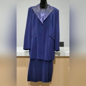 G.M.I 3 piece Suite